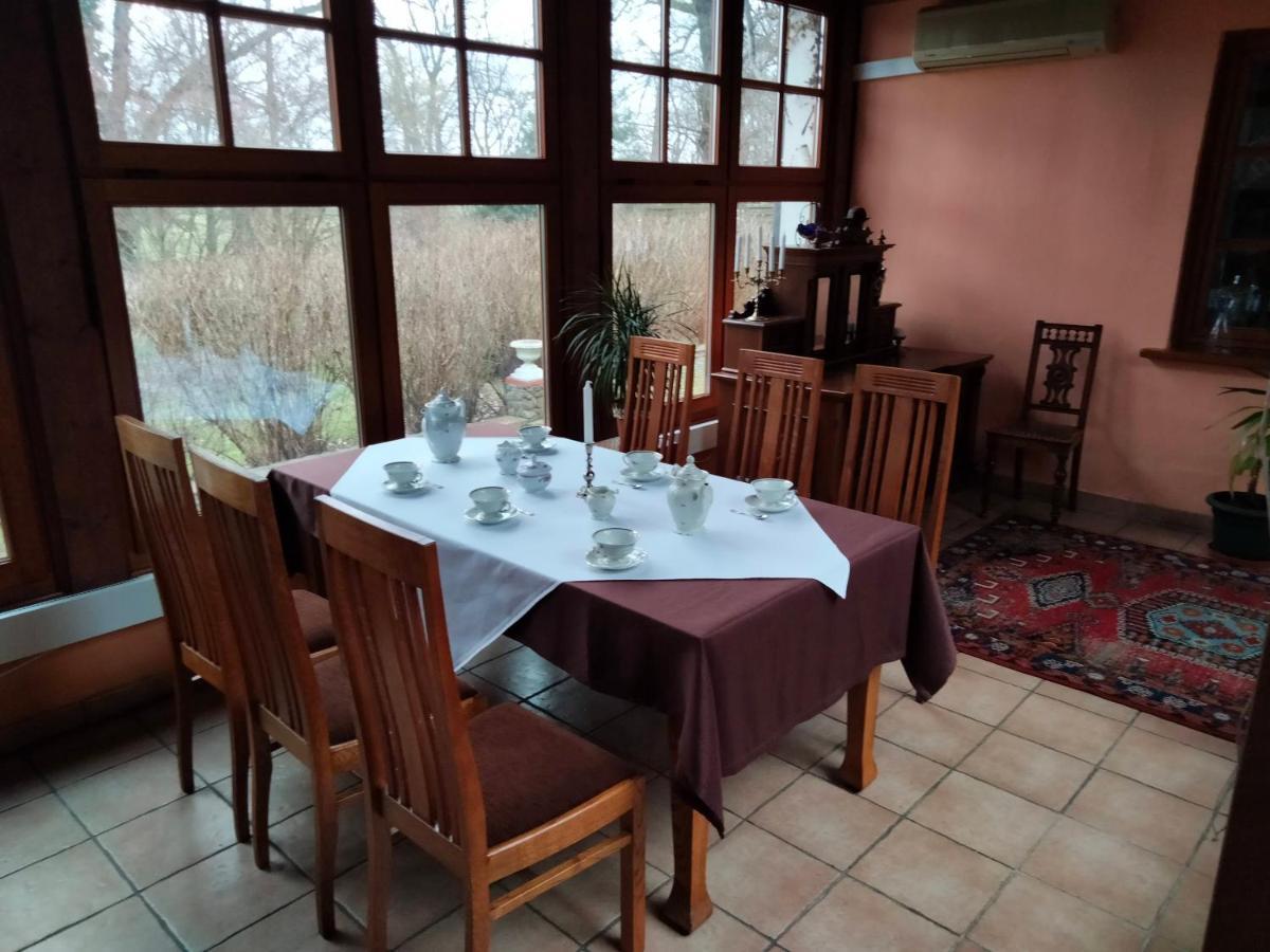 Dworek Pod Herbem Gądkowice エクステリア 写真